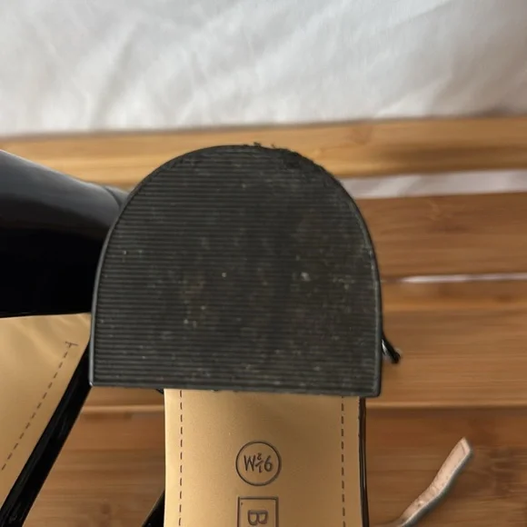 Bandolino Black Patent Leather Heels - Picture 8 of 9